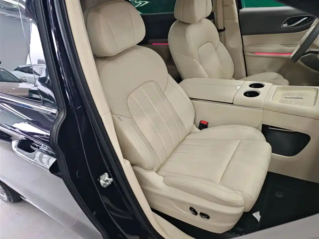Voyah Auto Voyah Dreamer 2025 PHEV 4WD Kunpeng Premium Edition фото 25