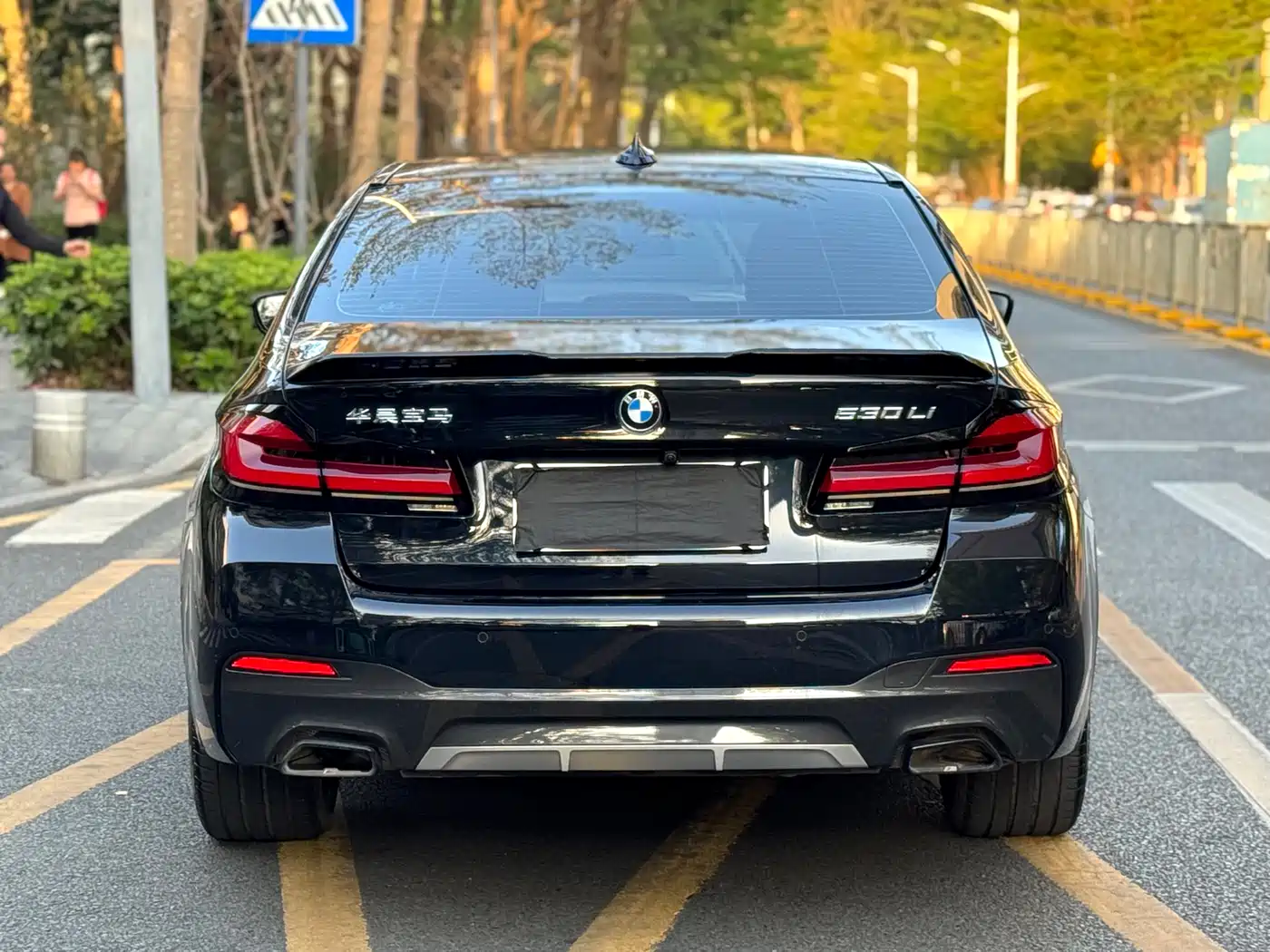BMW 5 Series 2023 530Li Leading M Sport Package фото 20