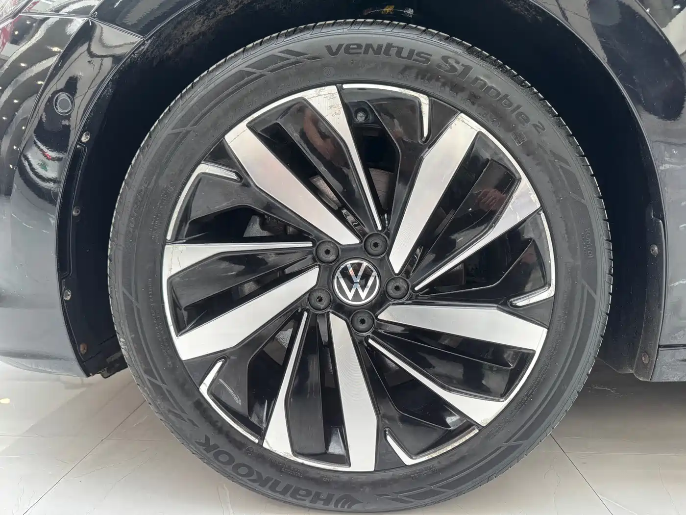 Volkswagen Passat 2021 Model 330TSI Luxury Edition фото 13