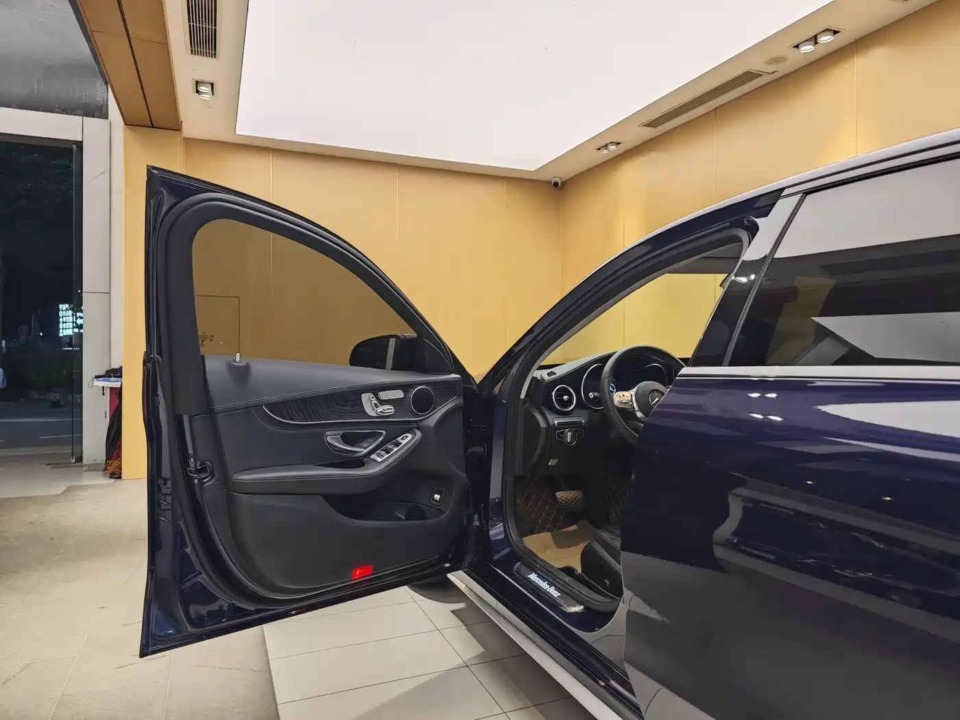 MERCEDES-BENZ C CLASS