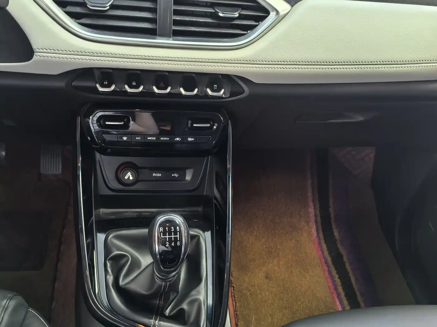 Baojun 530 2019 2019 1.5T Manual Luxury 7-Seater China VI