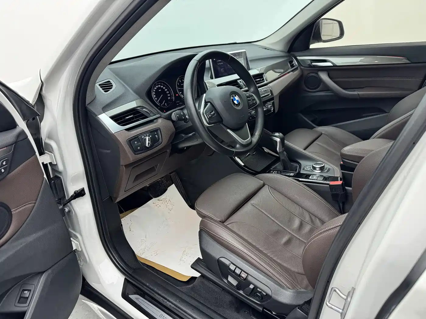 BMW X1 2019 xDrive20Li Premium Model фото 12