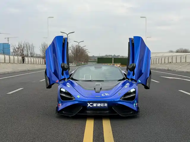 MCLAREN 720S
