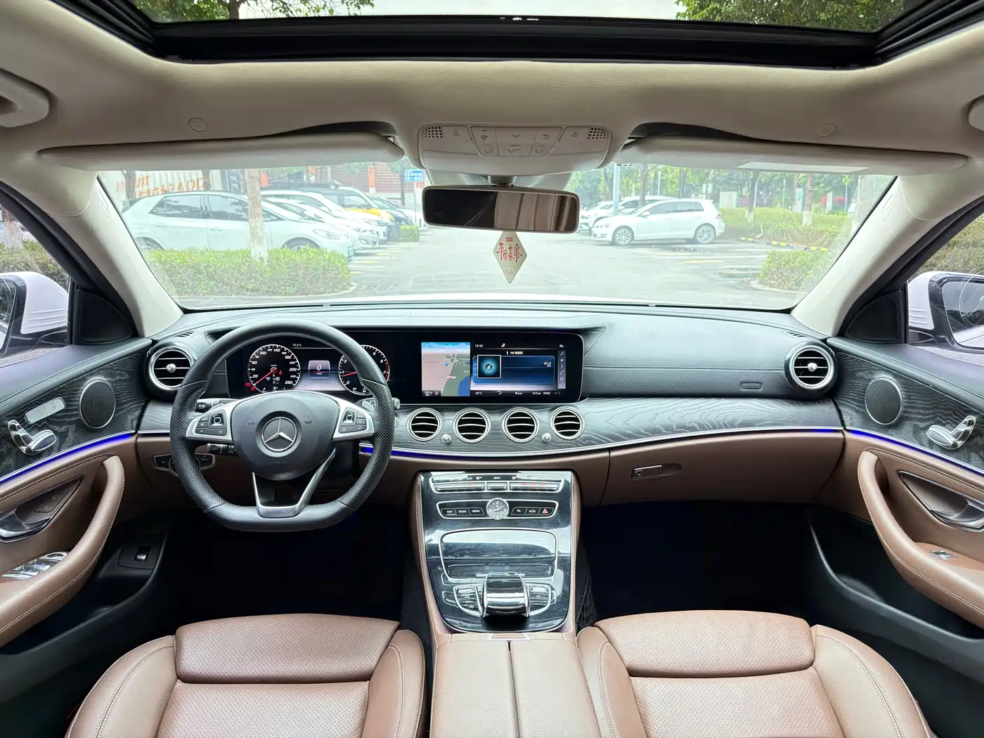 Mercedes-Benz E-Class 2016 E 200 L Sport Type фото 6