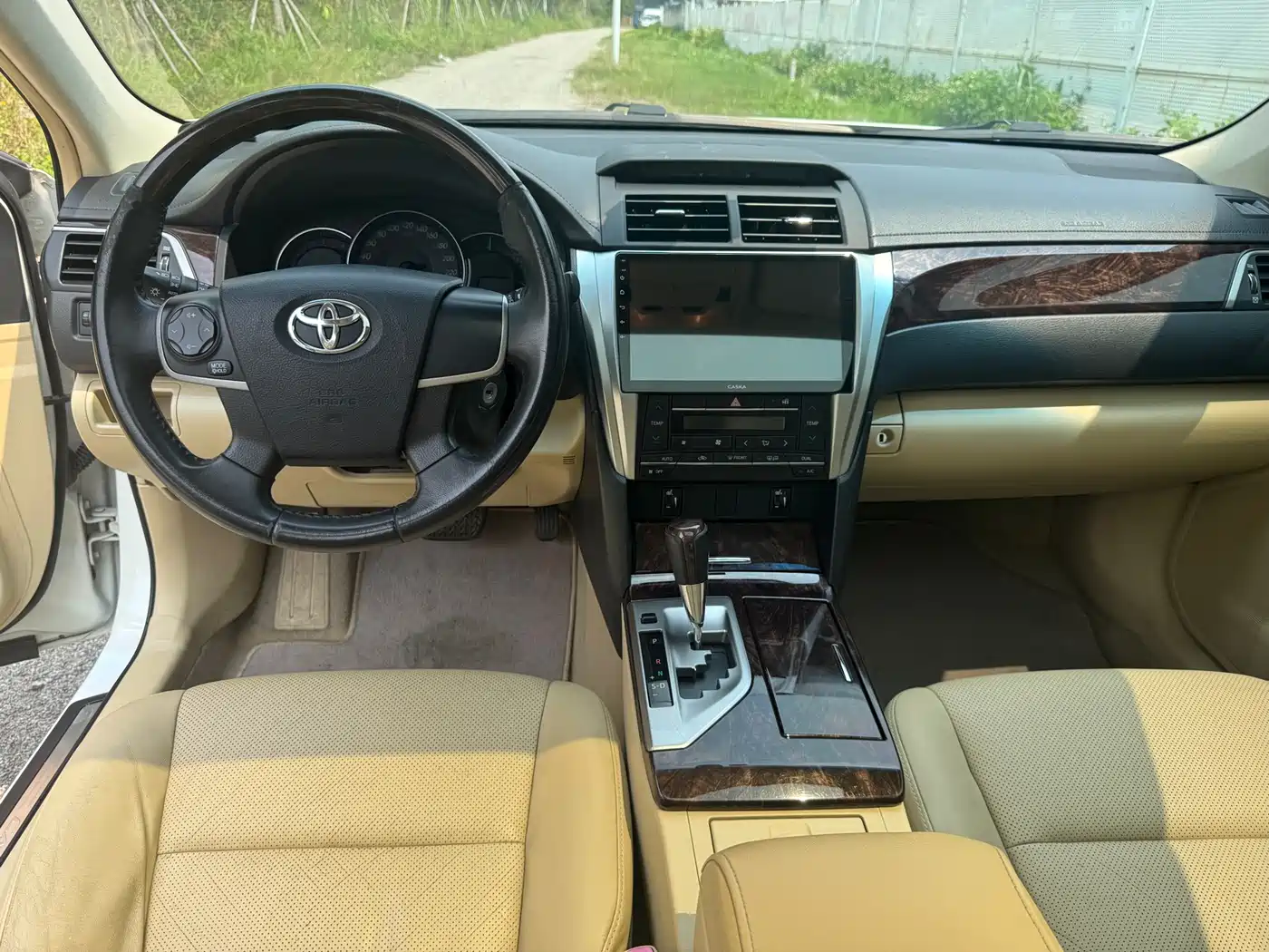 Toyota Camry 2015 2.0G Leading Edition фото 8