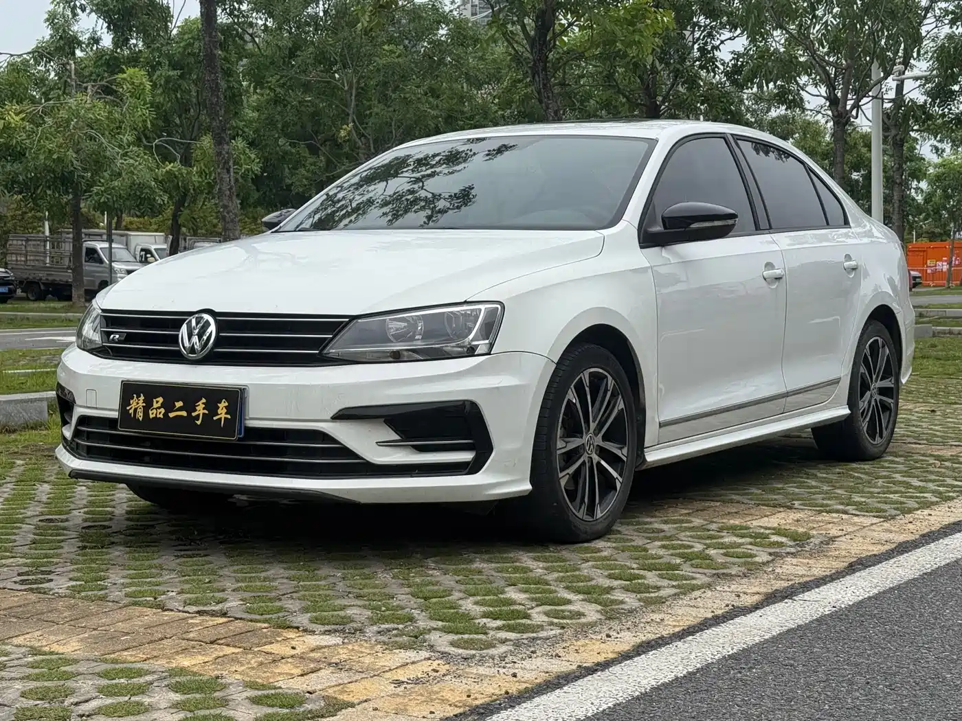 Volkswagen Sagitar 2017 280TSI Automatic R-Line фото 2