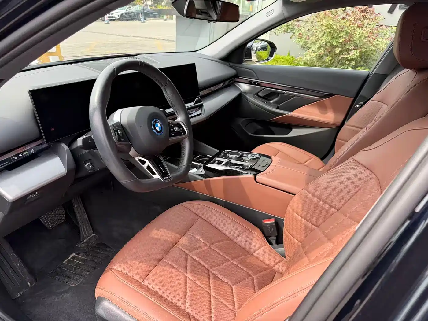 BMW I5