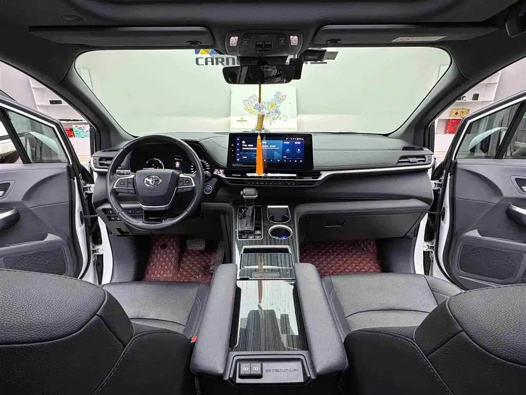 Toyota Sienna 2023 2.5L Hybrid Premium Edition фото 9