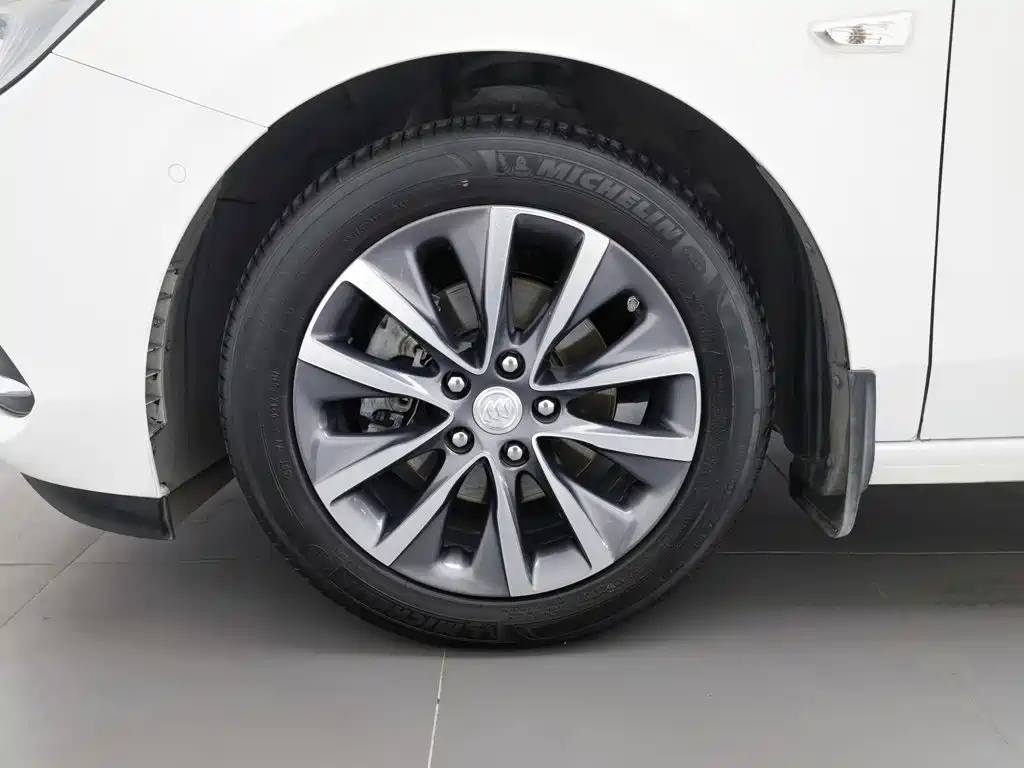 Buick GL6 2018 2018 18T 6-Seater Premium