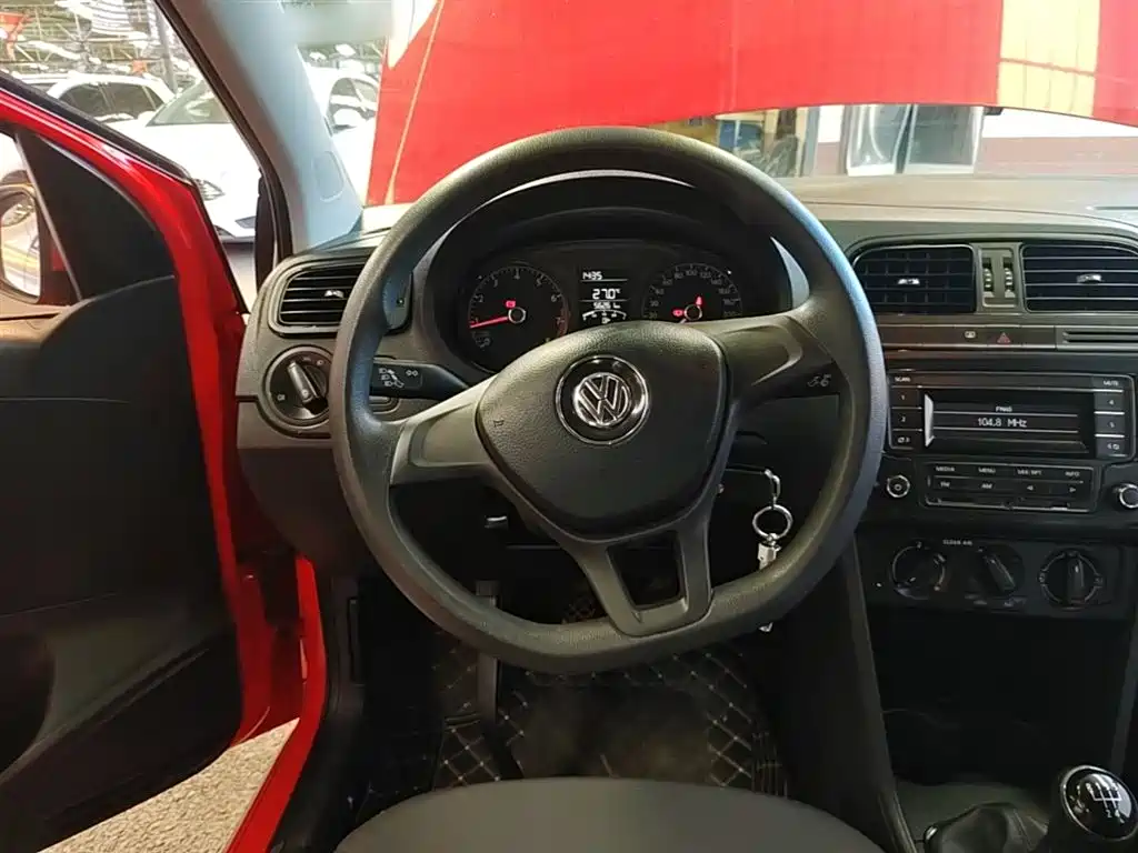 Volkswagen Polo 2016 1.4L Manual Trend фото 11