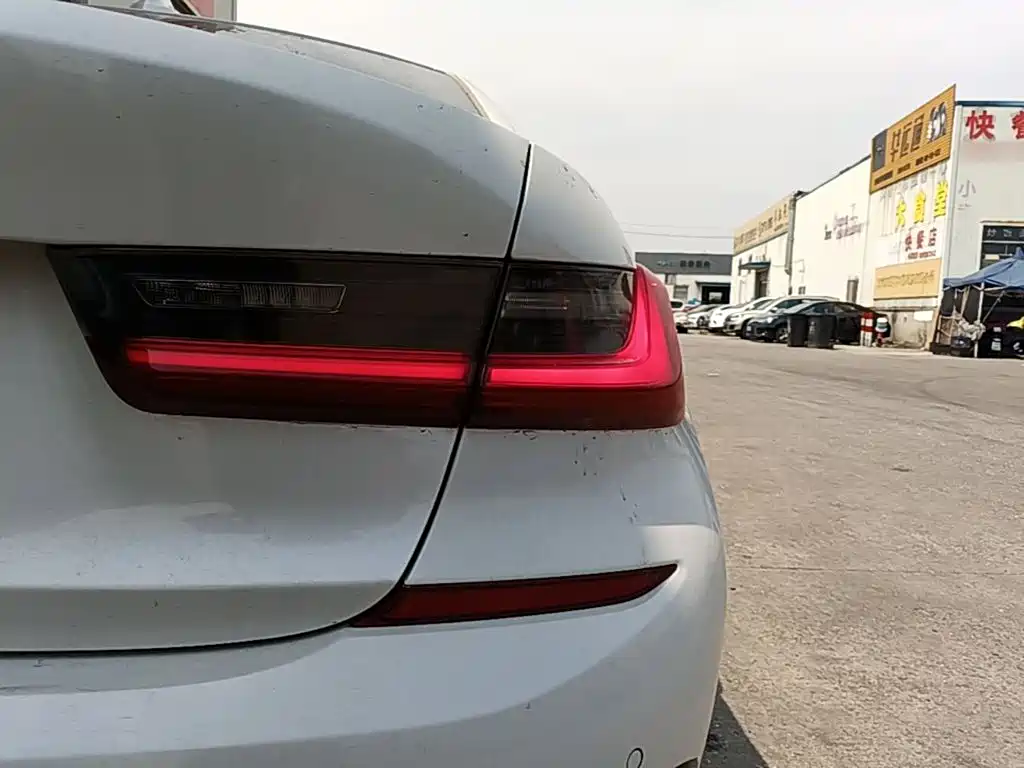 BMW 3-SERIES