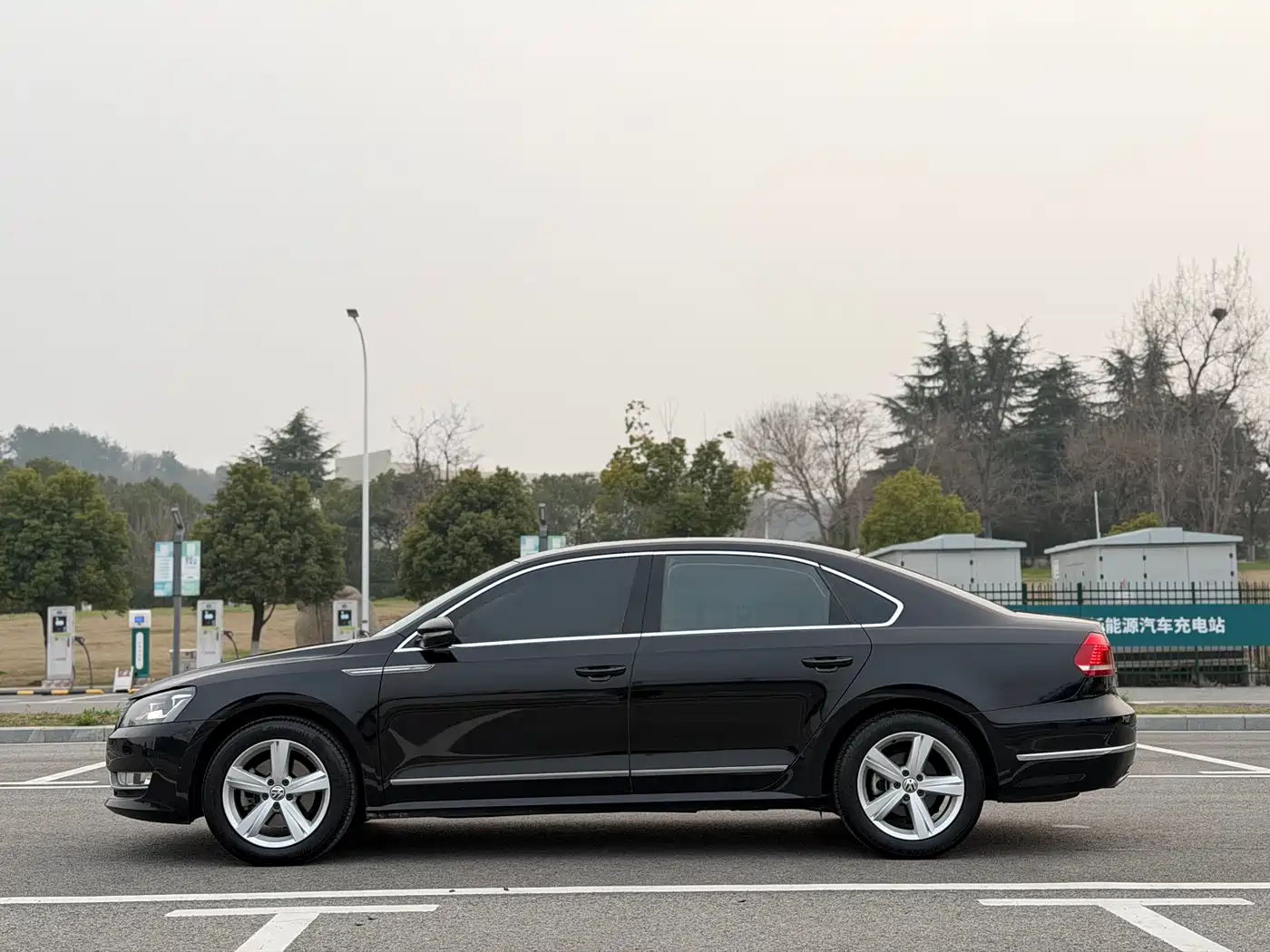 Volkswagen Passat 2014 1.8TSI DSG Executive Edition фото 4