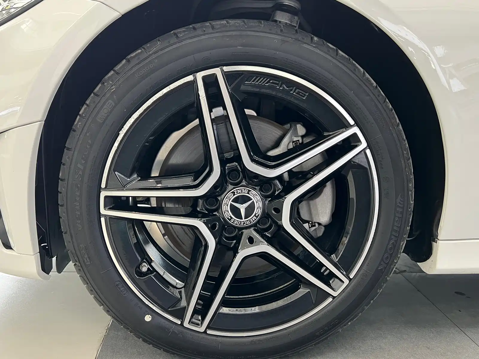 Фото 13 - Mercedes-Benz C-Class