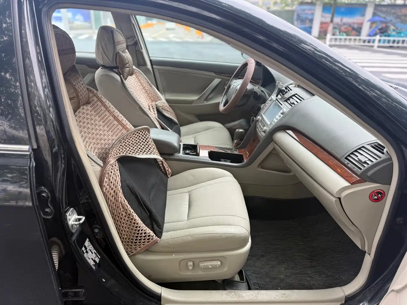Toyota Camry 2013 200G Classic Luxury Edition фото 10
