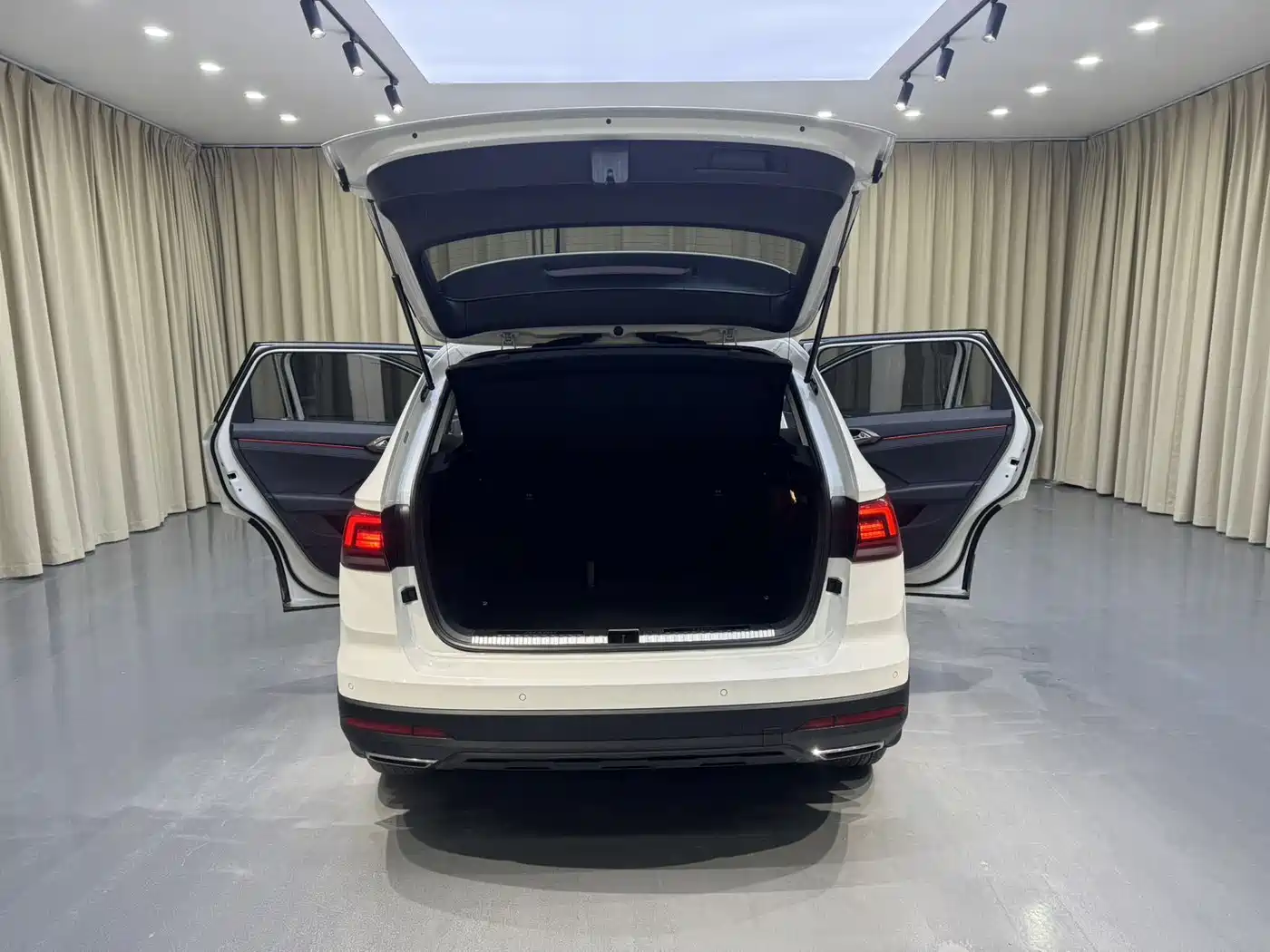 Volkswagen Tharu 2021 Model 280TSI 2WD Luxury Edition фото 15