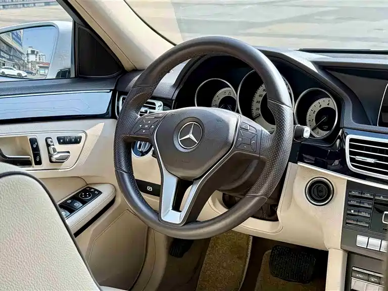 Mercedes-Benz E-Class 2015 E 260 L Sport фото 15
