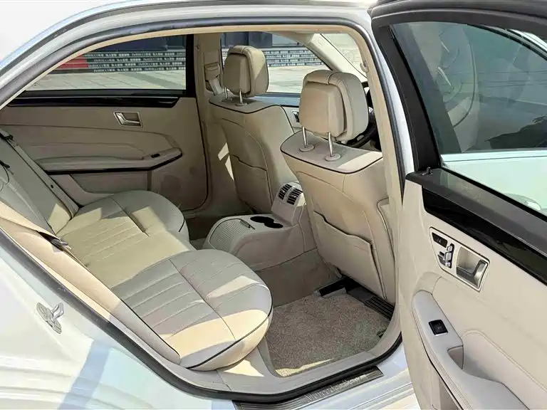 Mercedes-Benz E-Class 2015 E 260 L Sport фото 16