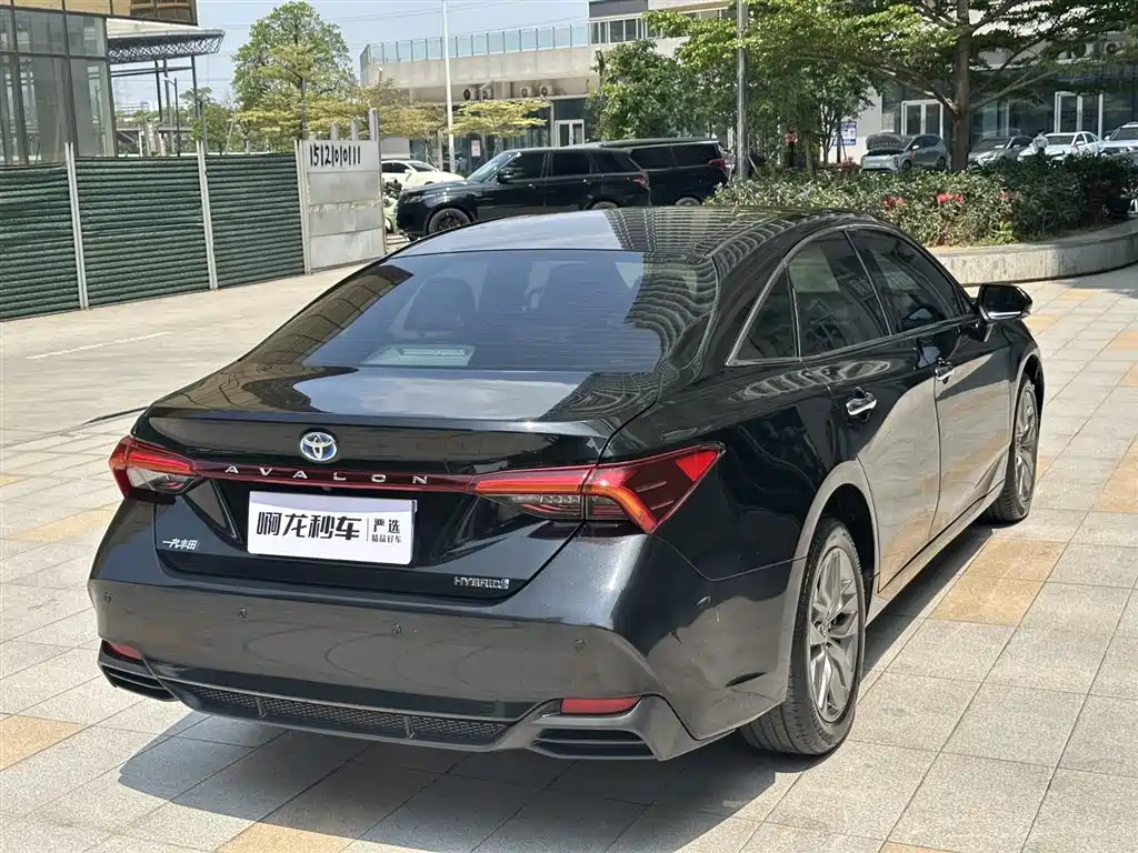 Toyota Avalon 2019 Hybrid 2.5L Luxury Edition China VI фото 22