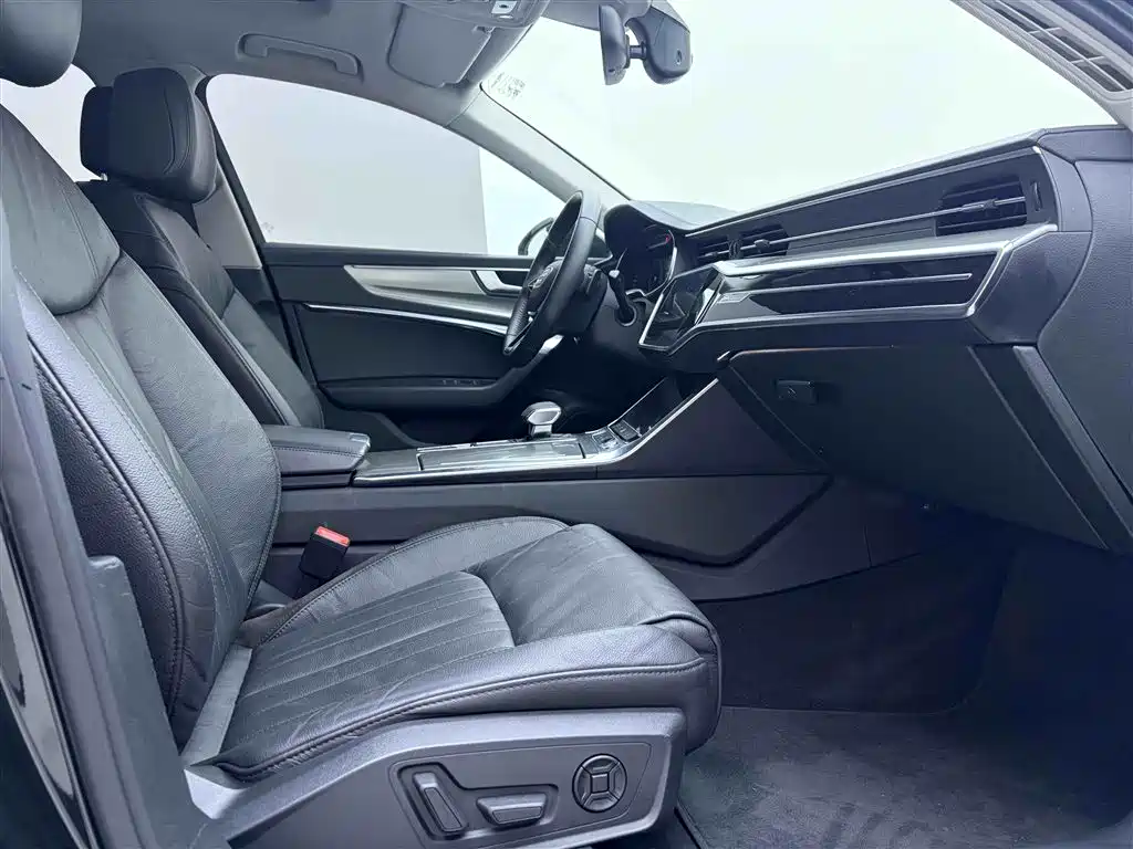 Audi A6L 2019 40 TFSI Luxury Elegance фото 18