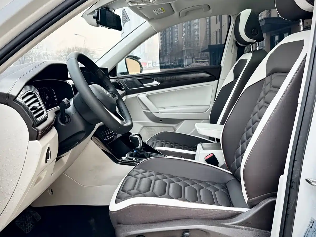 Volkswagen Tayron 2023 280TSI 2WD Luxury Plus Advanced Edition фото 9