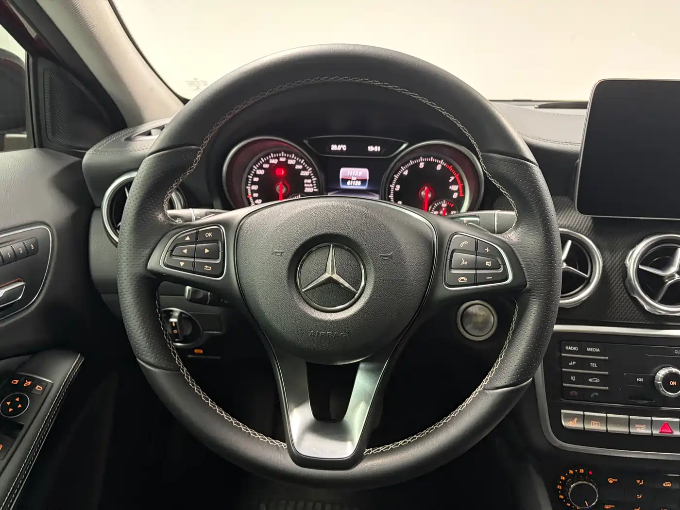 Mercedes-Benz GLA 2018 GLA 220 4MATIC Sport фото 8