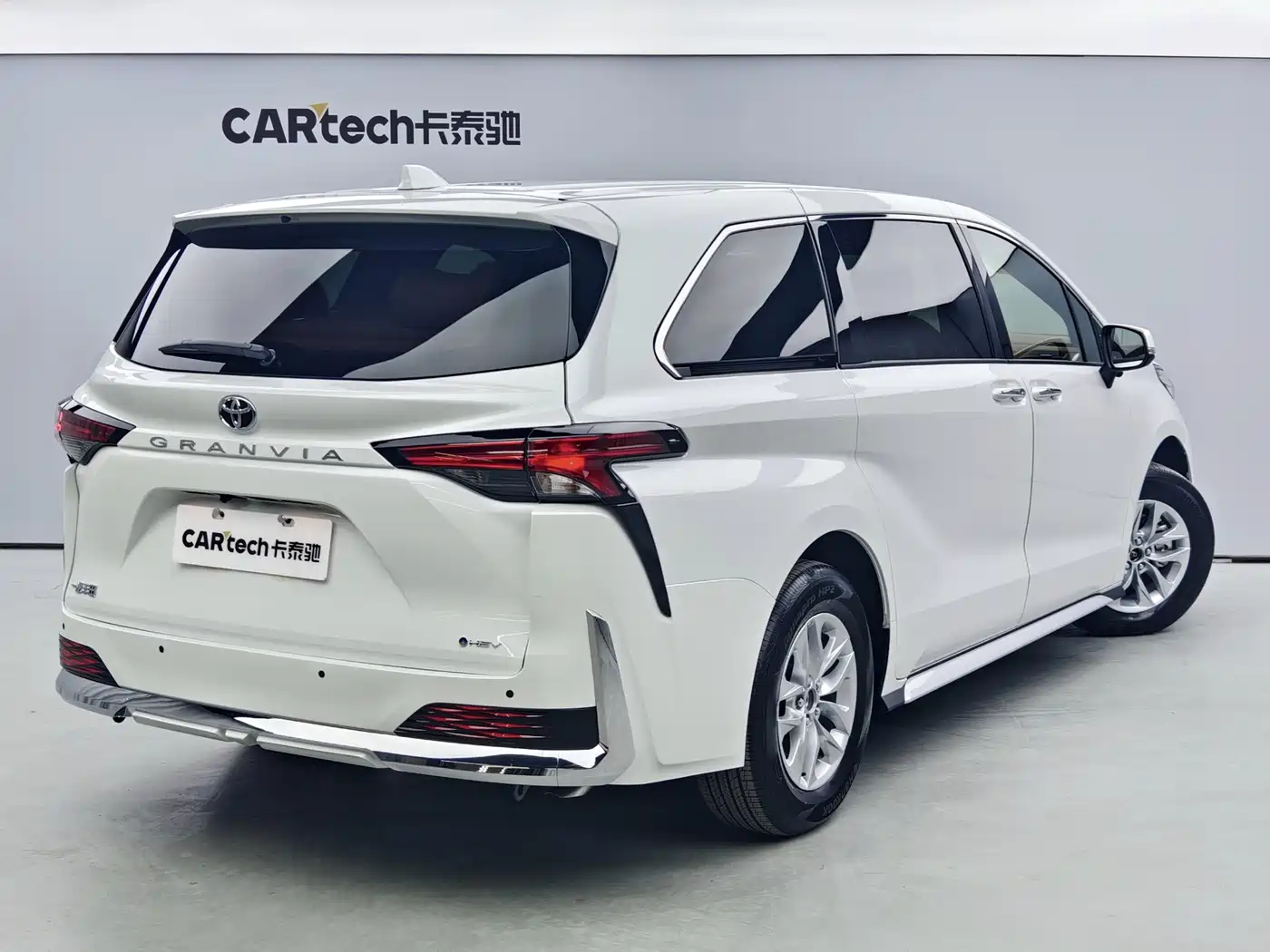 Toyota Granvia 2026 Model 2.5L Hybrid Comfort Edition фото 4