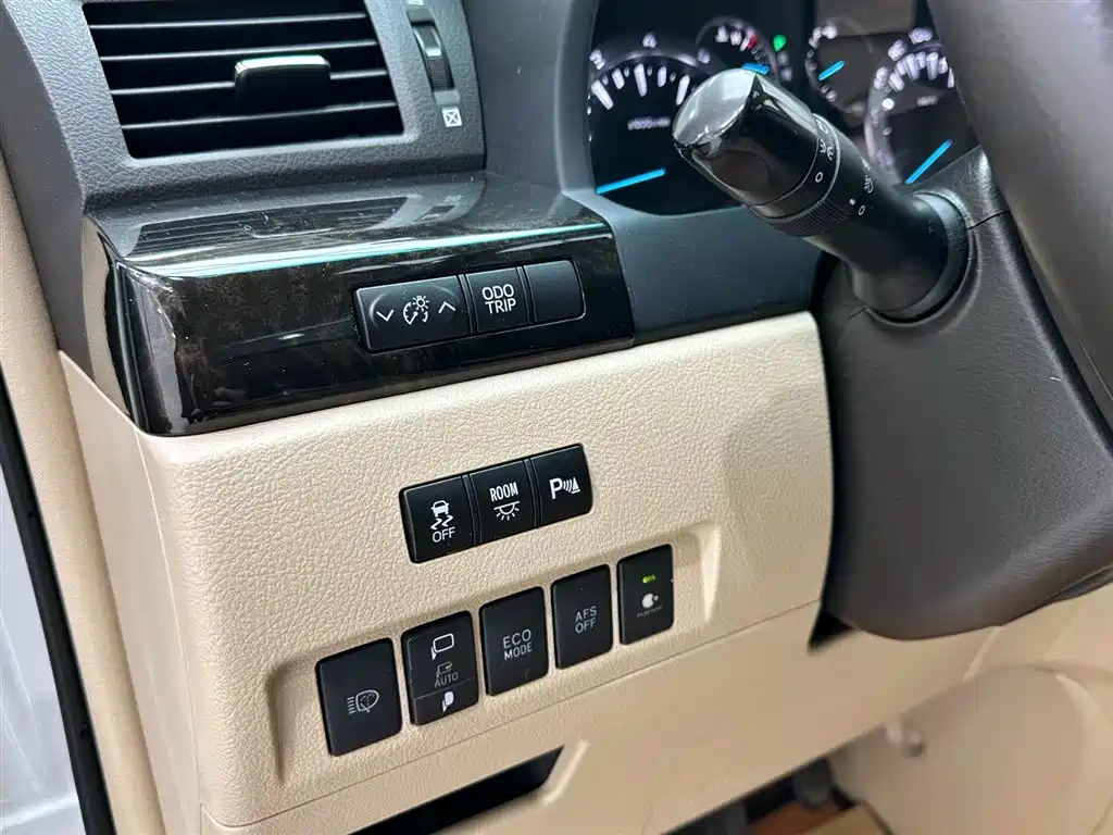 Toyota Alphard 2012 3.5L Luxury Edition фото 23