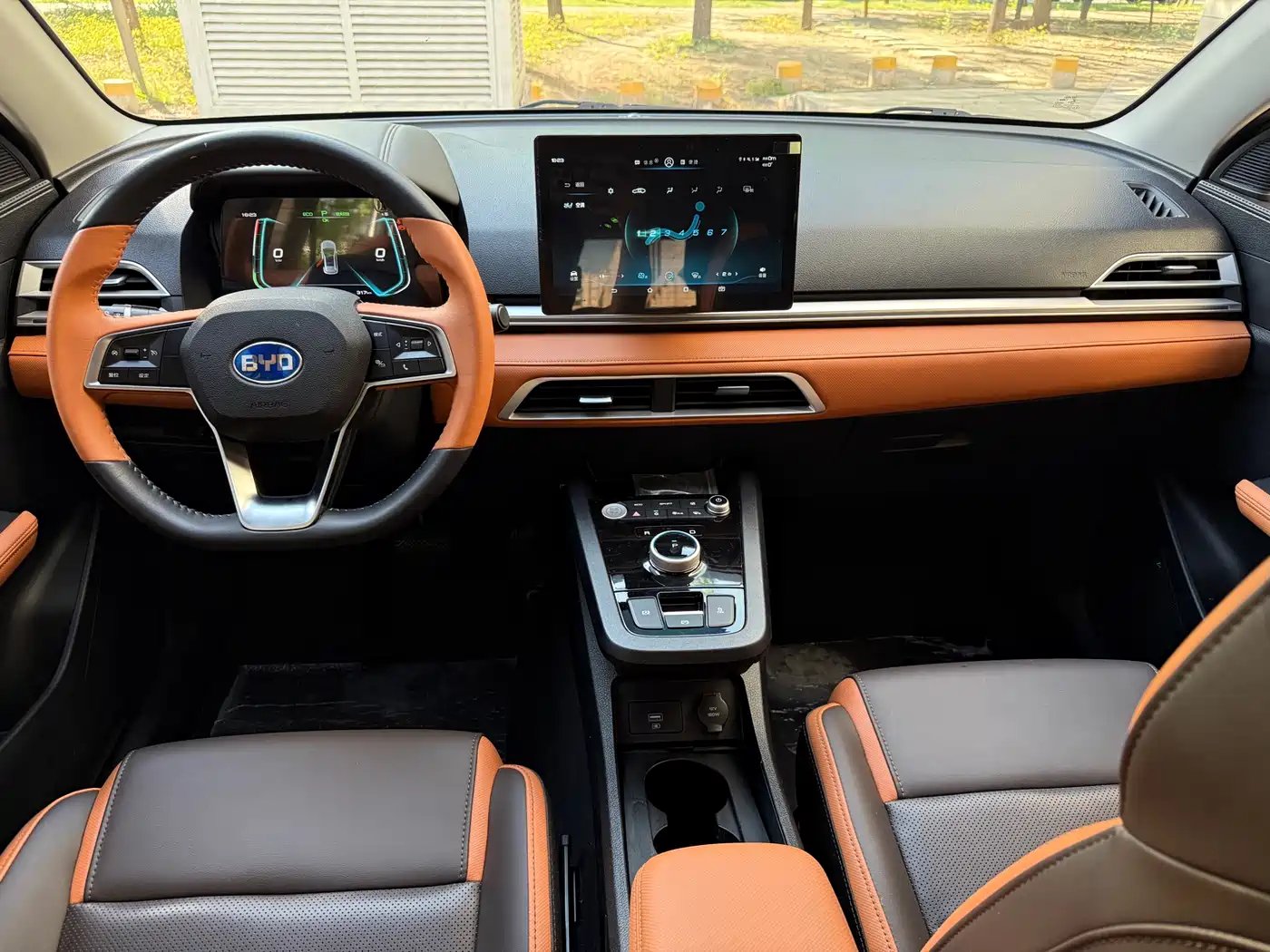 BYD e2 2021 Luxury Edition фото 11