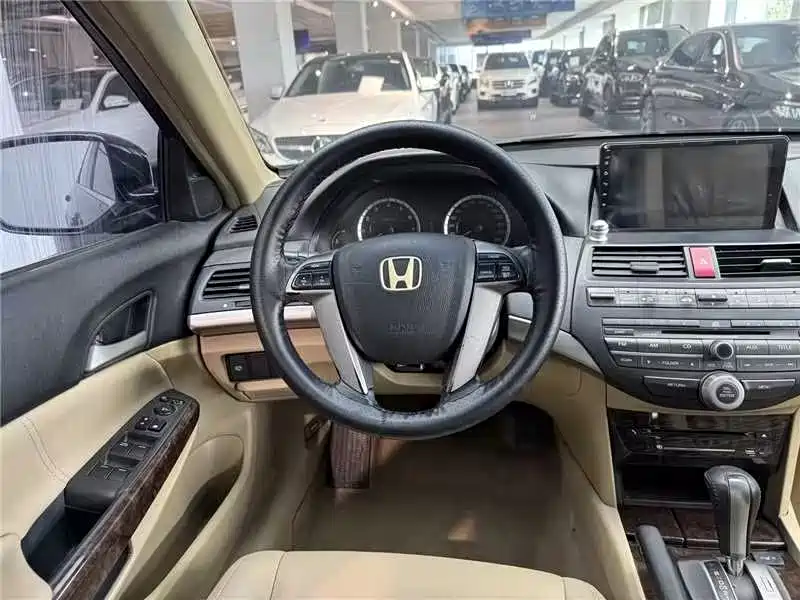 Photo 4 - Honda Accord