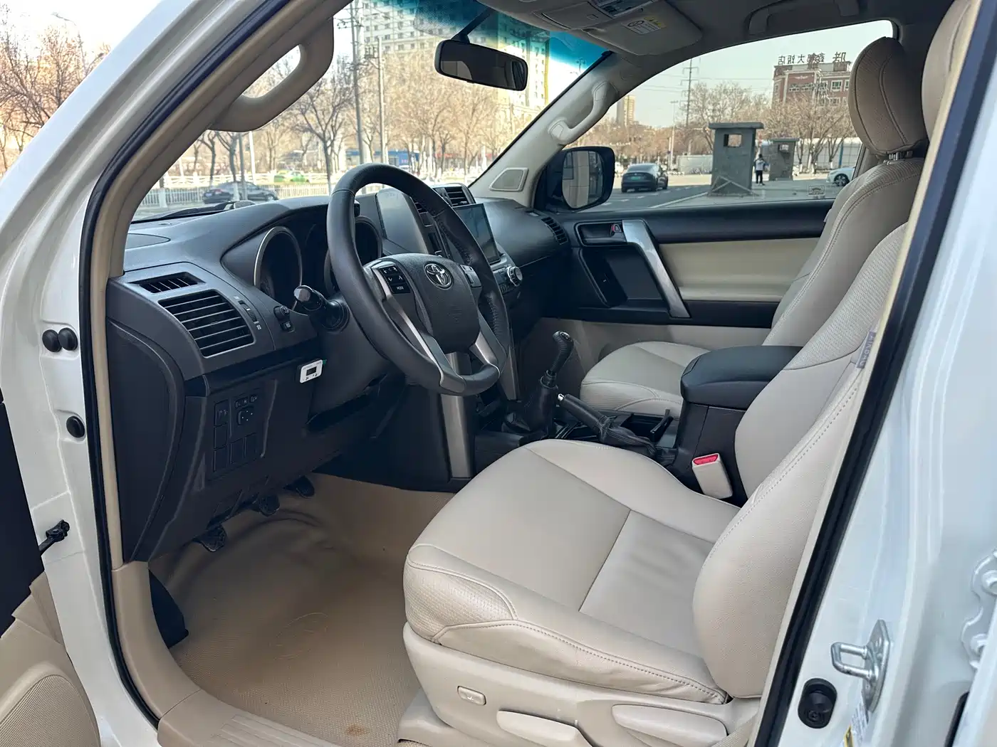 Toyota Prado (Import) 2010 2.7L Manual фото 4