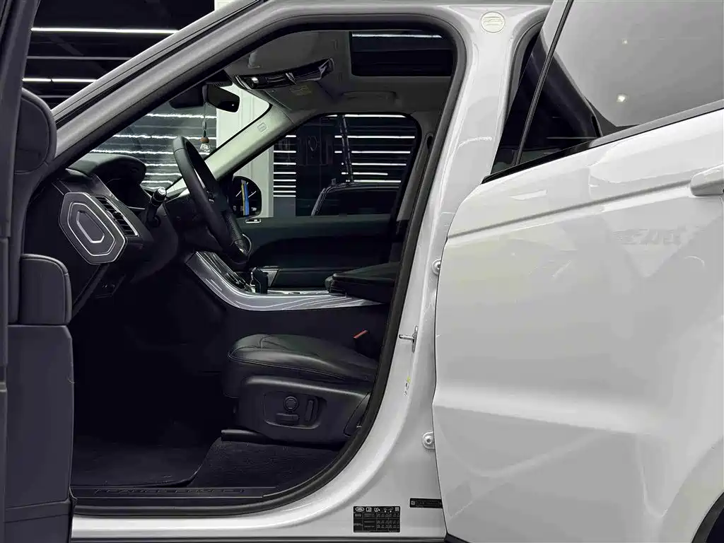 Land Rover Range Rover Sport PHEV 2021 P400e SE фото 6