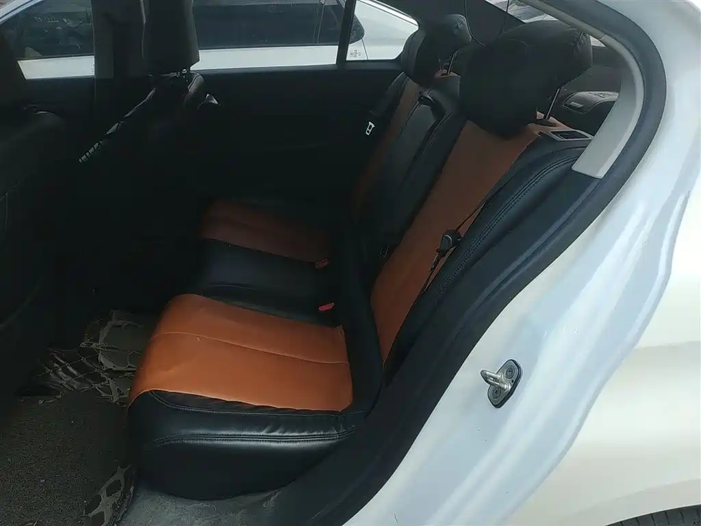 Peugeot 408 2016 1.6T Automatic Luxury Edition фото 17