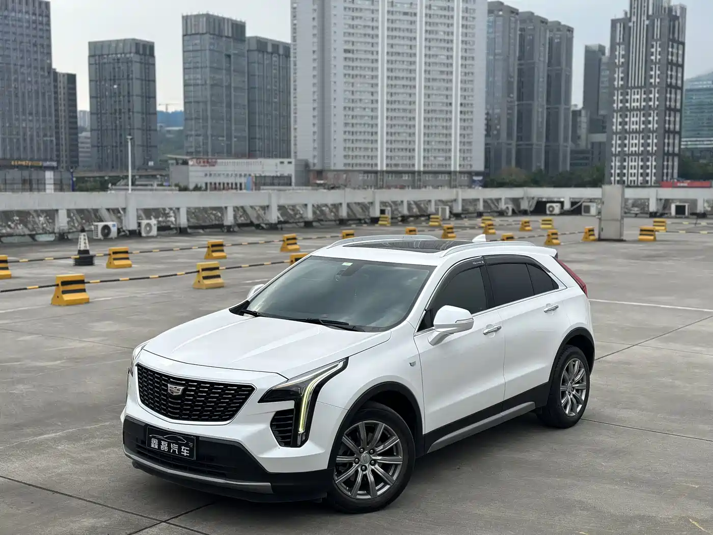 Cadillac XT4 2020 Facelift 28T 2WD Leading