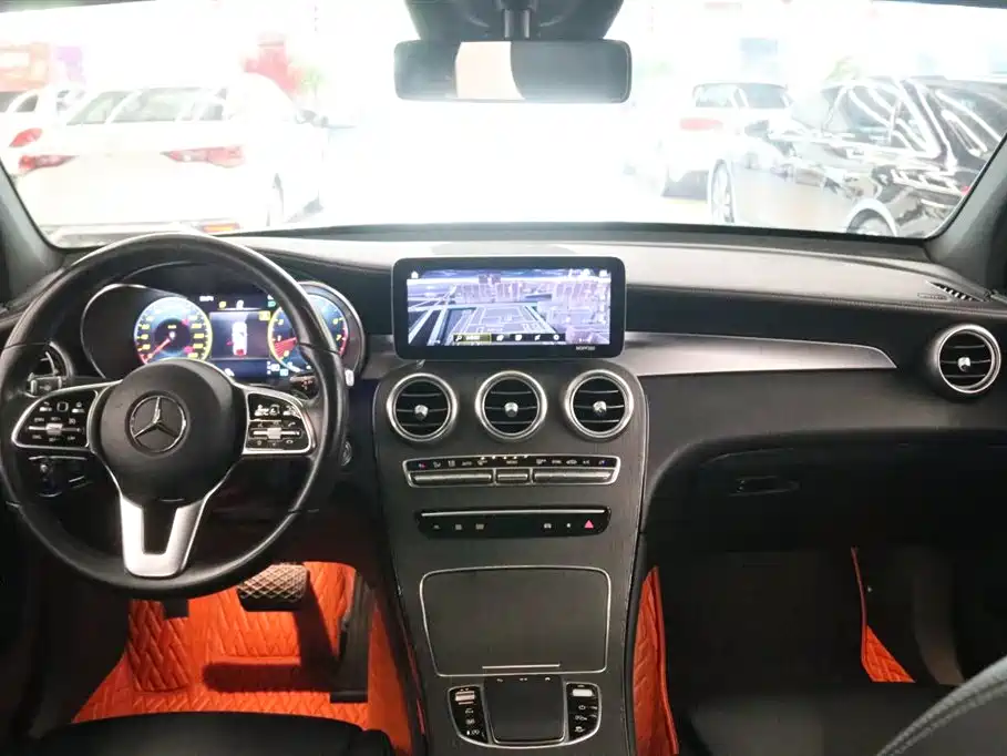 Mercedes-Benz GLC Coupe 2020 GLC 300 4MATIC Coupe SUV фото 5