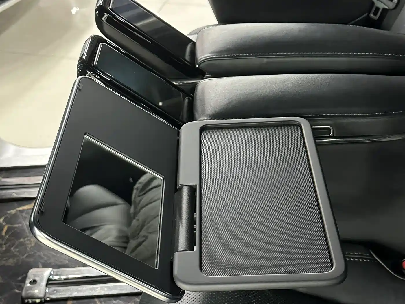 Toyota Vellfire 2024 Crown Hybrid 2.5L Executive Premium Edition фото 11