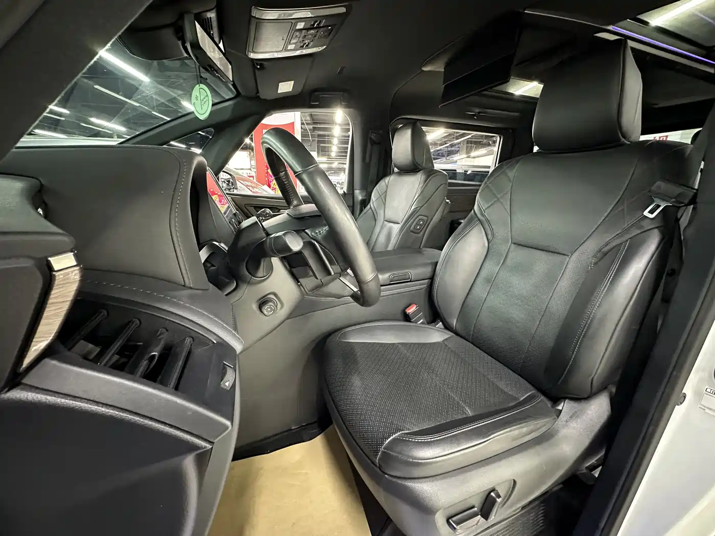 Toyota Vellfire 2024 Crown Hybrid 2.5L Executive Premium Edition фото 40
