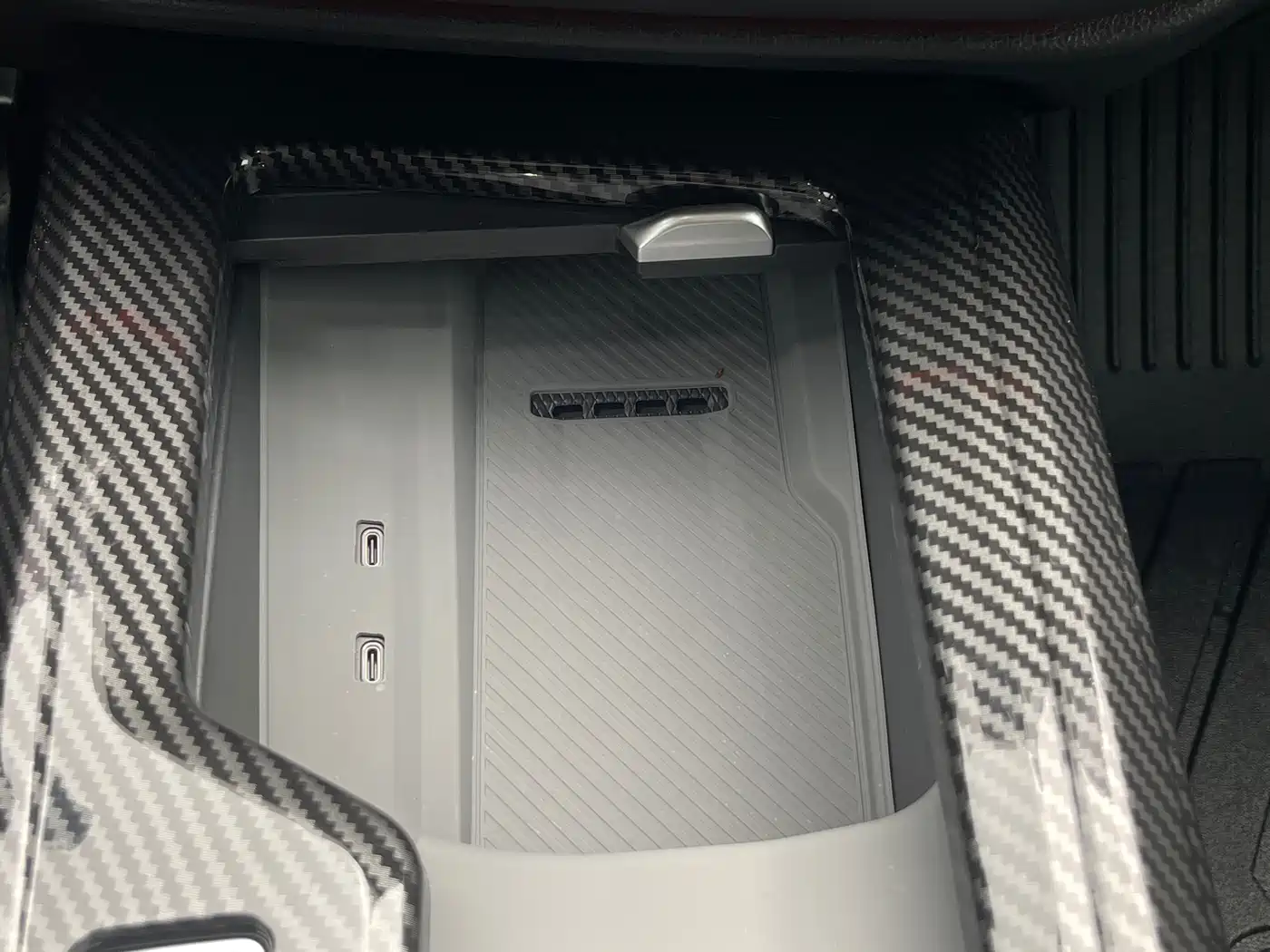 Volkswagen Passat 2025 Pro 380TSI Dragon Fortune Edition фото 14