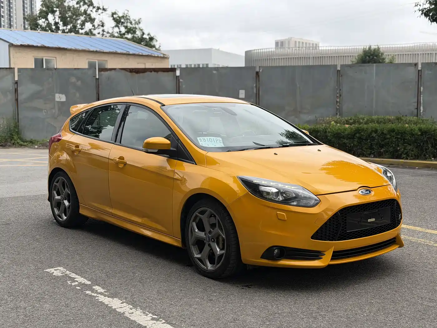 Ford Focus (Import) 2013 2.0T ST Orange Edition фото 3