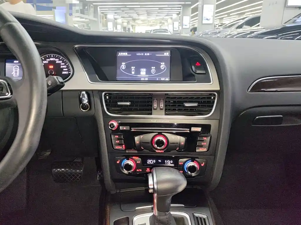 Audi A4L 2016 35 TFSI Automatic Comfort фото 13