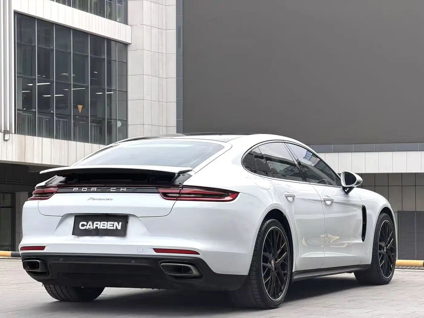 Фото 3 - Porsche Panamera