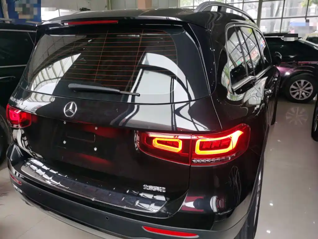 MERCEDES-BENZ GLB