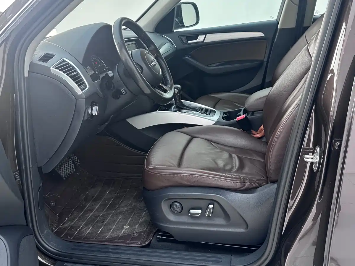 Audi Q5 2015 40 TFSI Technology фото 4