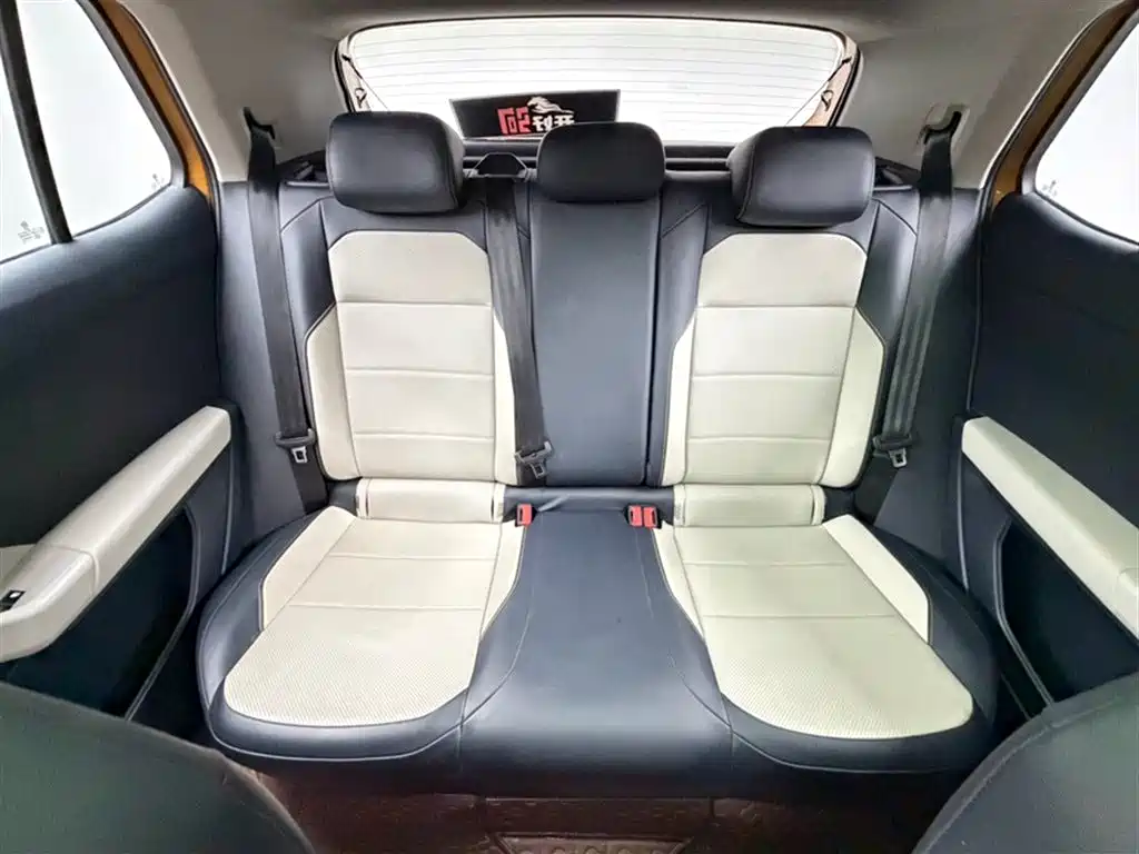 Volkswagen T-Cross 2019 280TSI DSG Luxury Edition фото 8