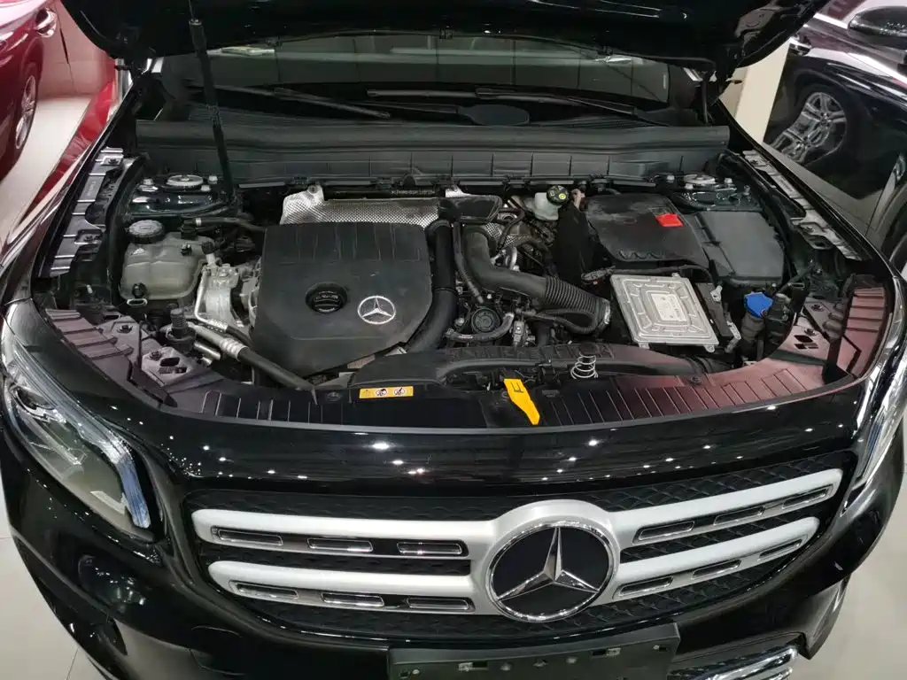 MERCEDES-BENZ GLB