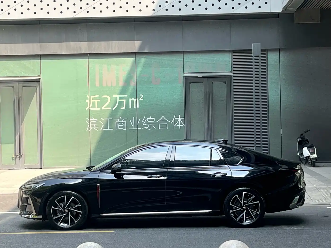 Hongqi H6 2024 Model 2.0T Elegance Edition фото 9