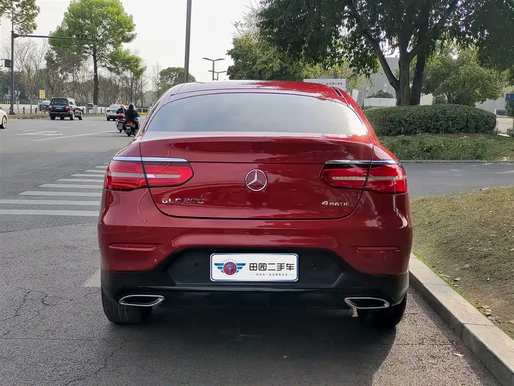 Mercedes-Benz GLC Coupe 2018 GLC 200 4MATIC Coupe SUV фото 5