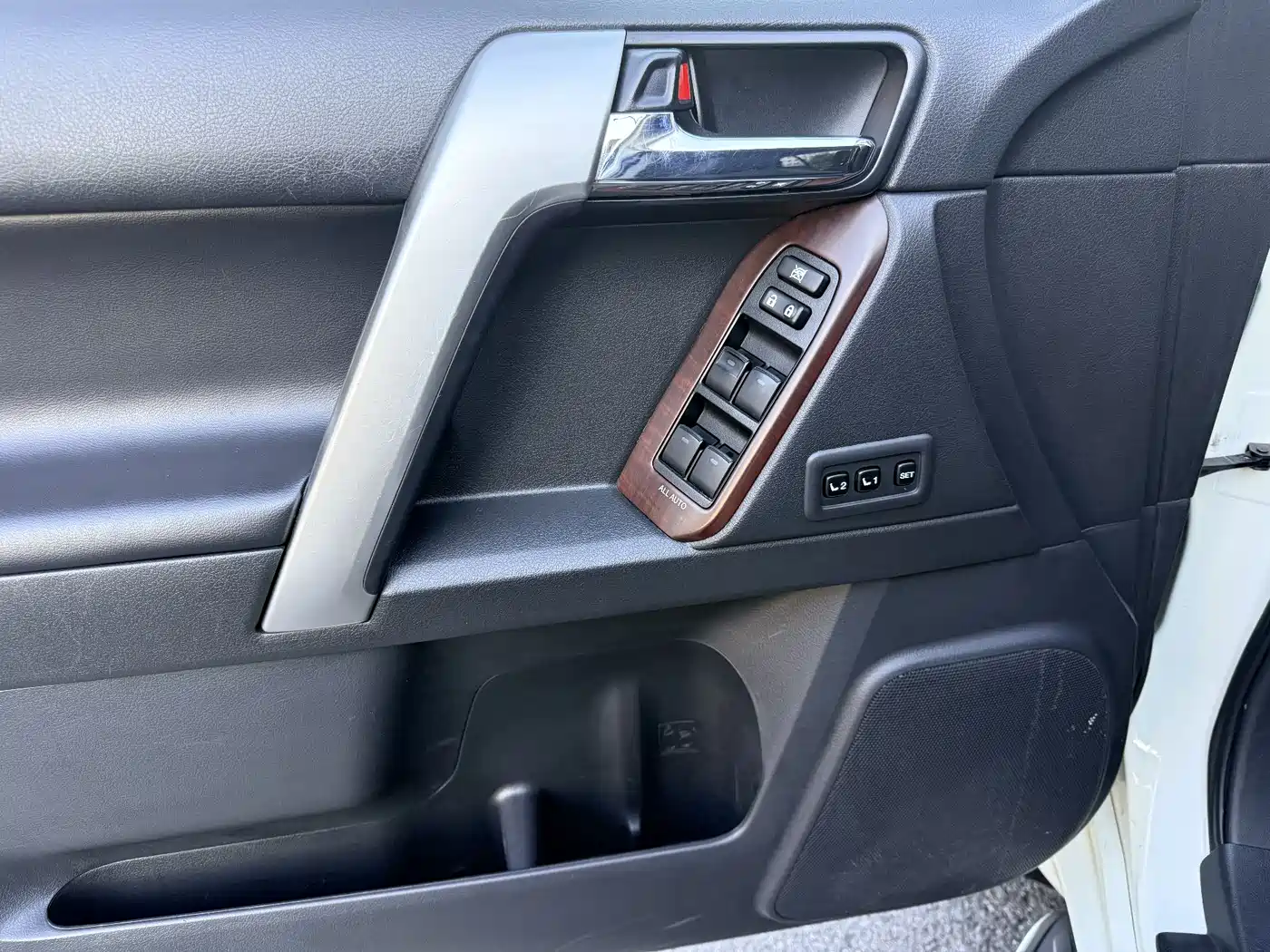 Toyota Prado 2016 3.5L Auto VX NAVI фото 6