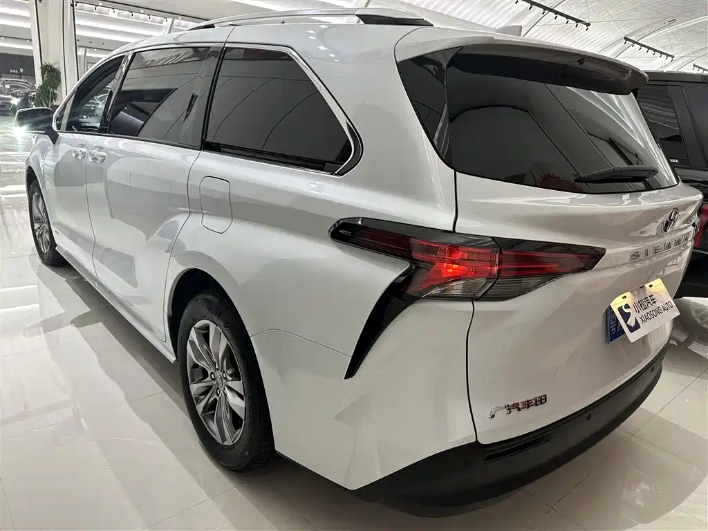 TOYOTA SIENNA