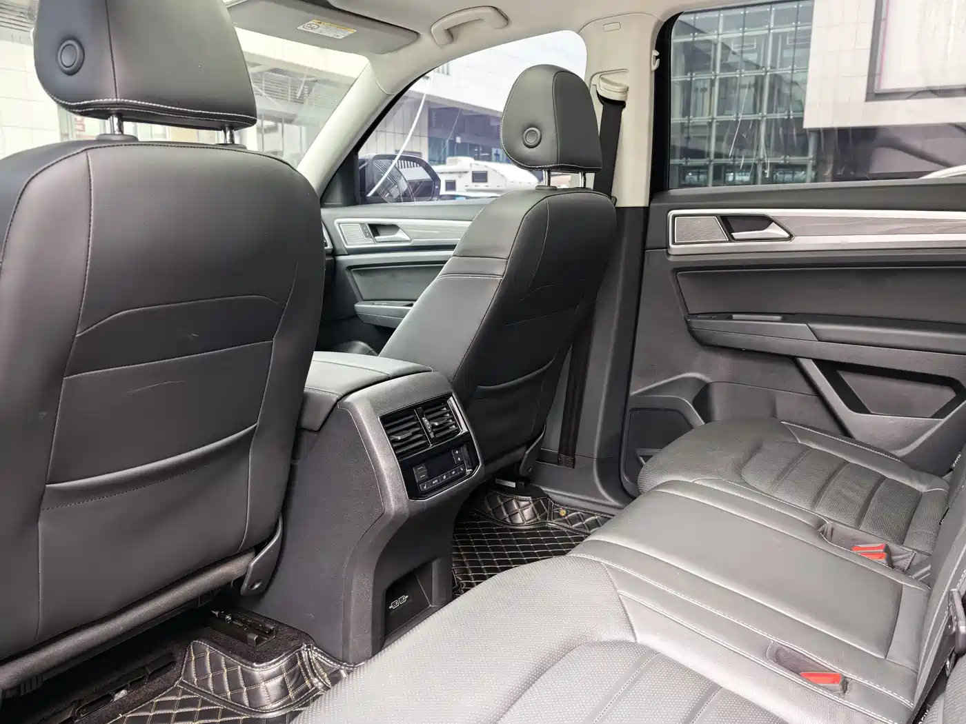 Volkswagen Teramont 2019 330TSI 2WD Luxury China VI фото 13