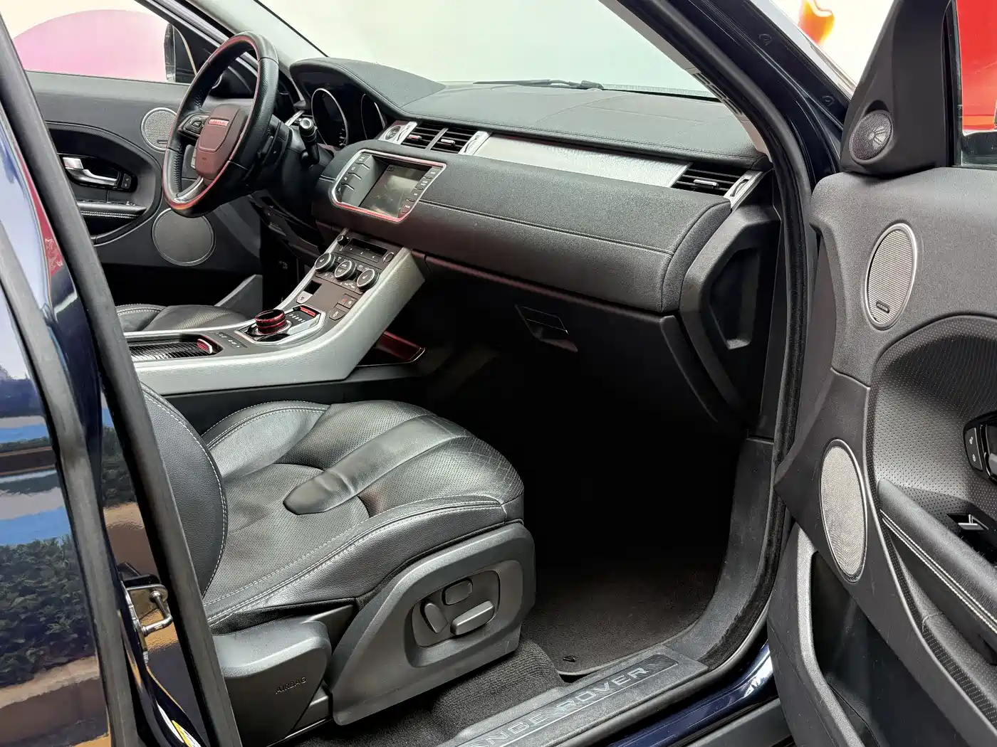 Land Rover Range Rover Evoque (Import) 2014 2.0T 5-door Brilliance Sport фото 11